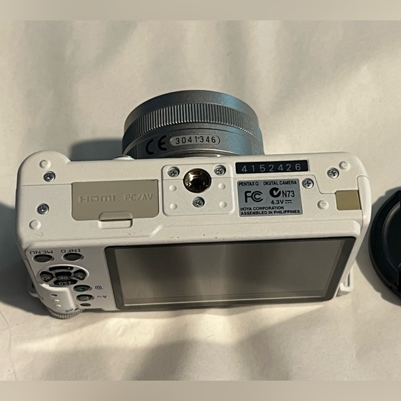 BRAND NEW Pentax digital camera/video camera w/ pop-up flash & storage drive! - Picture 12 of 14